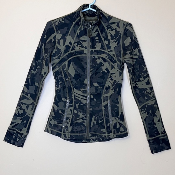 Lululemon Define Full Zip Camo Jacket - Women's Size 4 - Green - Picture 3 of 14